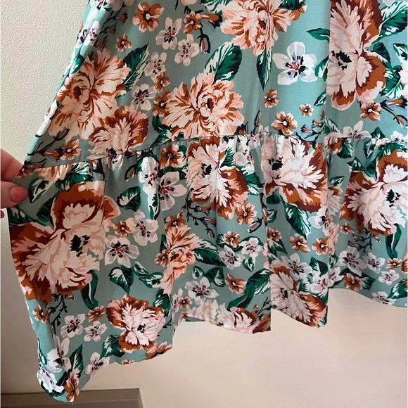 Plus Size LC Lauren Conrad Balloon Sleeve Smocked Floral Midi Dress - Picture 9 of 12